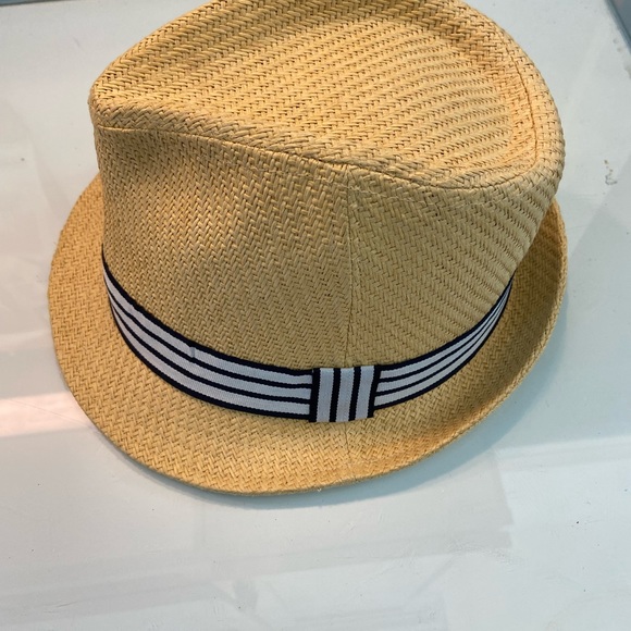 Fedora - Picture 2 of 4
